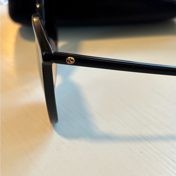 Authentic Gucci Elegant Black Sunglasses.  Pristine Condition.  NWOT. - Picture 9 of 14